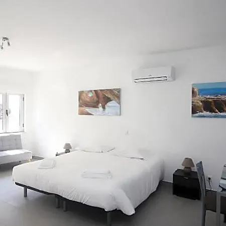 Lovely Swan 3* Lagos