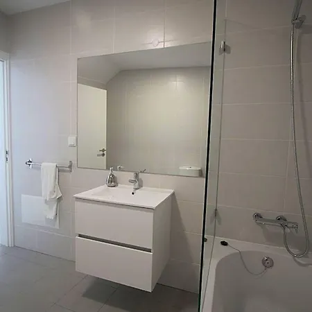 Lovely Swan 3* Lagos