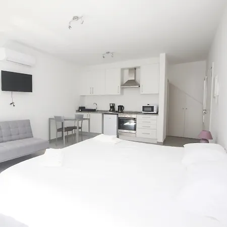 Lovely Swan 3* Lagos